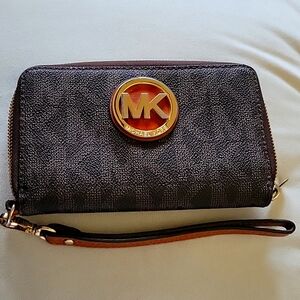 Michael kors wallet